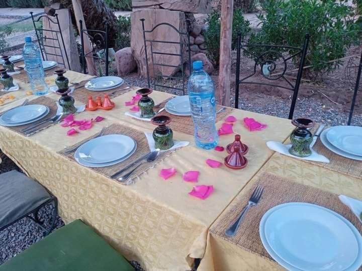 Dar Es Salam Hotell Skoura Exteriör bild